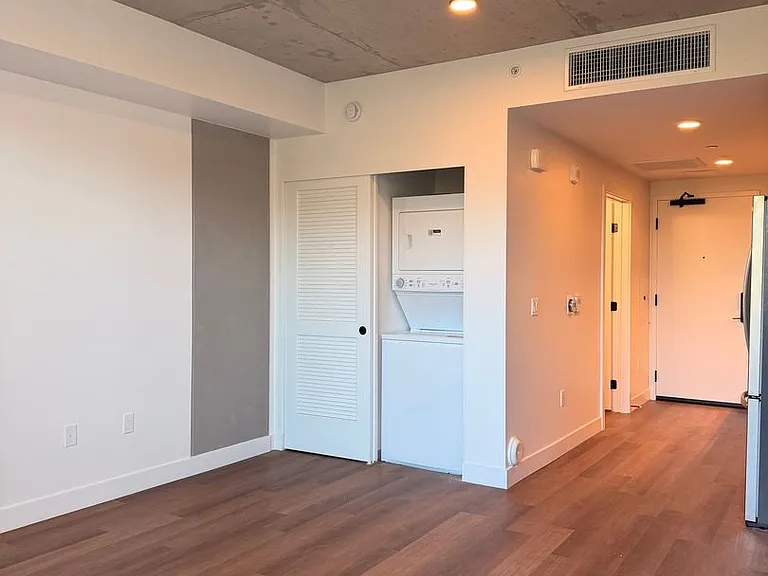 Rainford Apartments — Photo 57