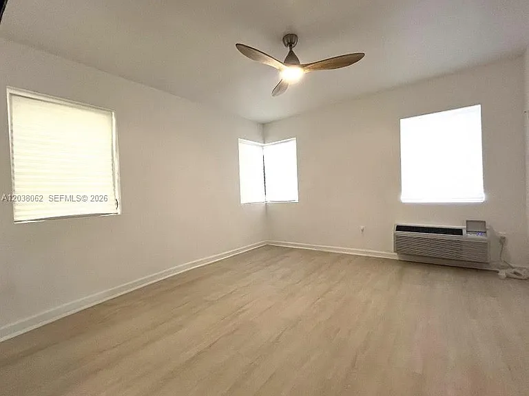 1027 Euclid Ave #5 — Photo 1