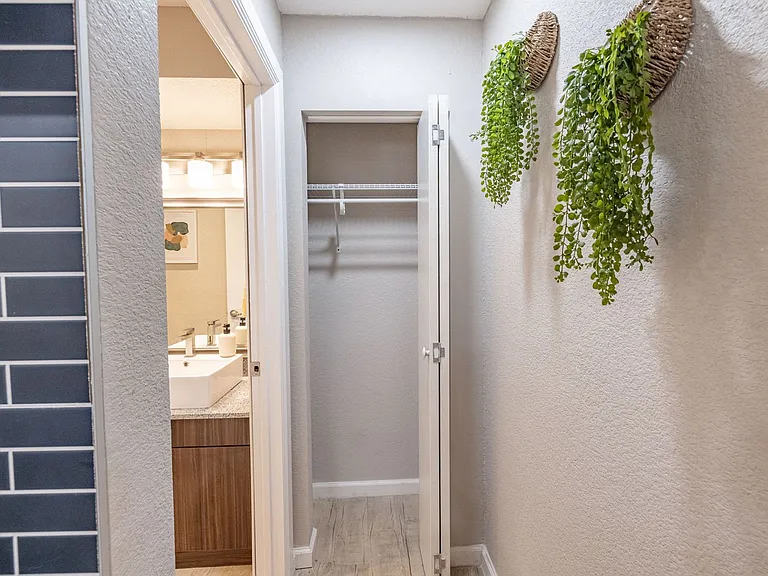 Alma Apartments — Photo 64