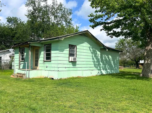 202 N 1st St, Pt, TX 75472