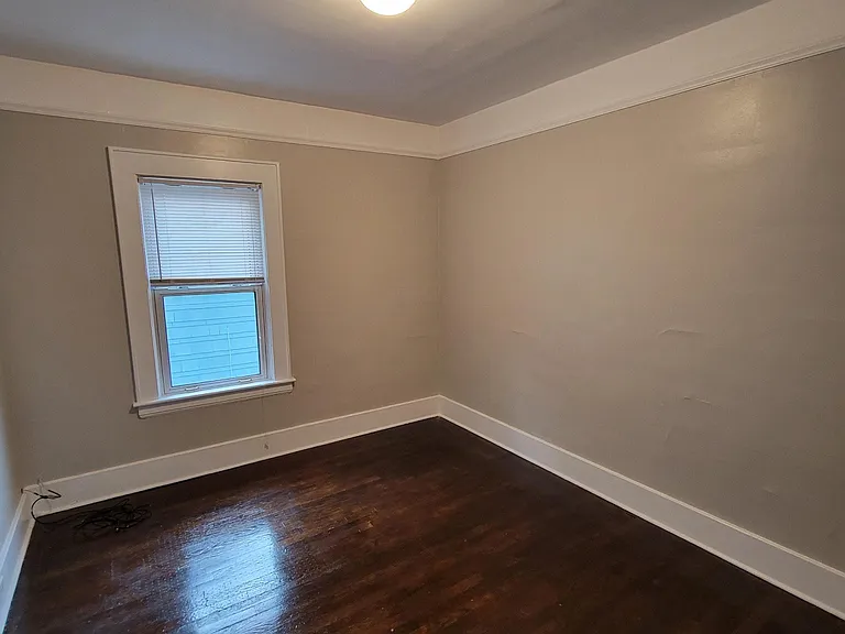 915 2nd St #2 — Photo 7