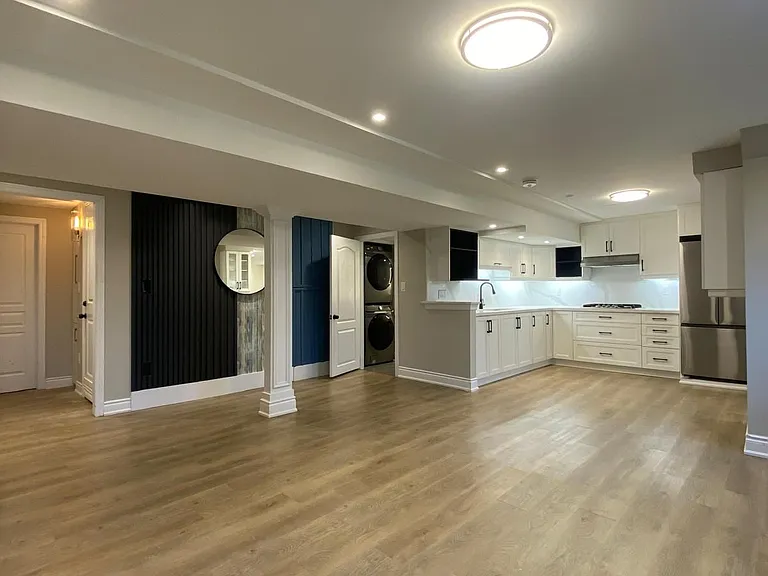 137 Spring Azure Cres #BASEMENT — Photo 17