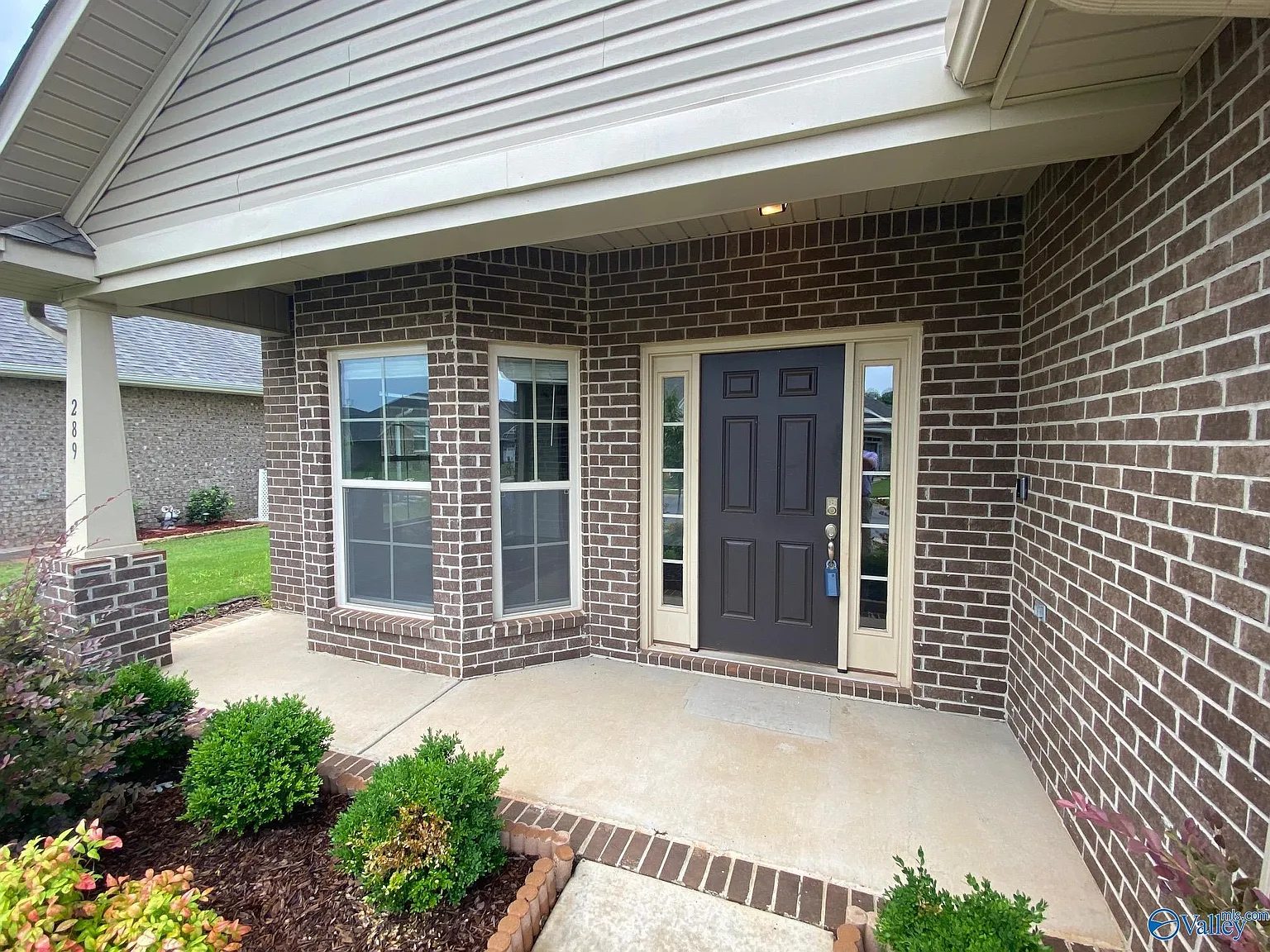 4 bed, 3.0 bath, 2564 sqft, $2,295 — Photo 2