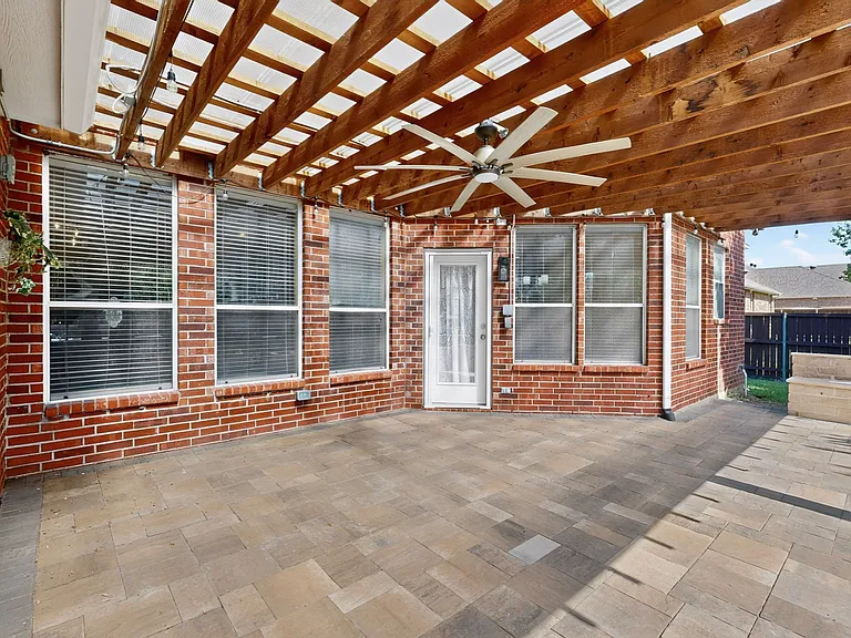 1812 Meadow Ridge Dr — Photo 33