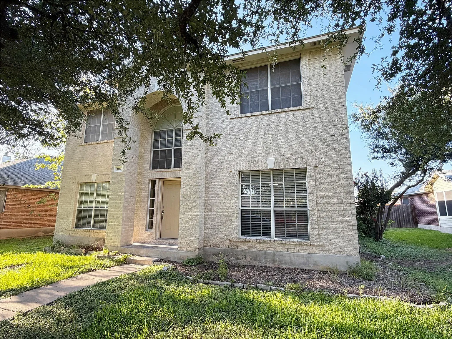 4 bed, 2.5 bath, 2312 sqft, $2,500 — Photo 1