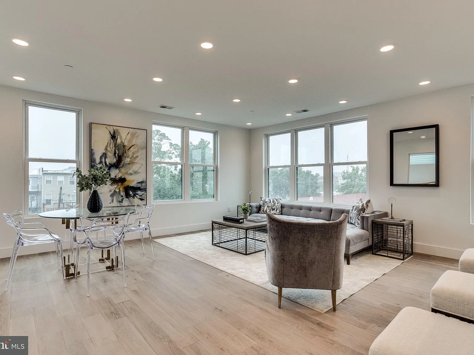 2 bed, 2.5 bath, 1174 sqft, $3,650 — Photo 2