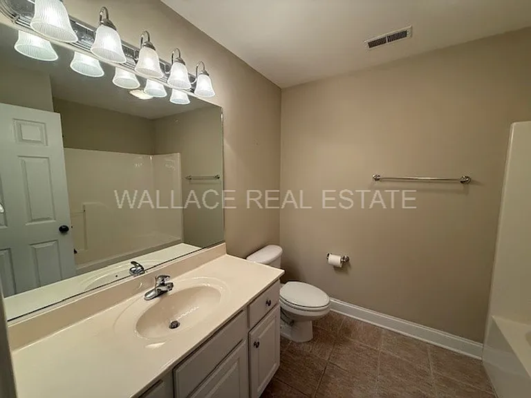 10912 Alvaros Ln — Photo 10