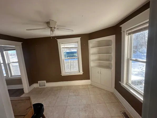 51 River St, Houlton, ME 04730