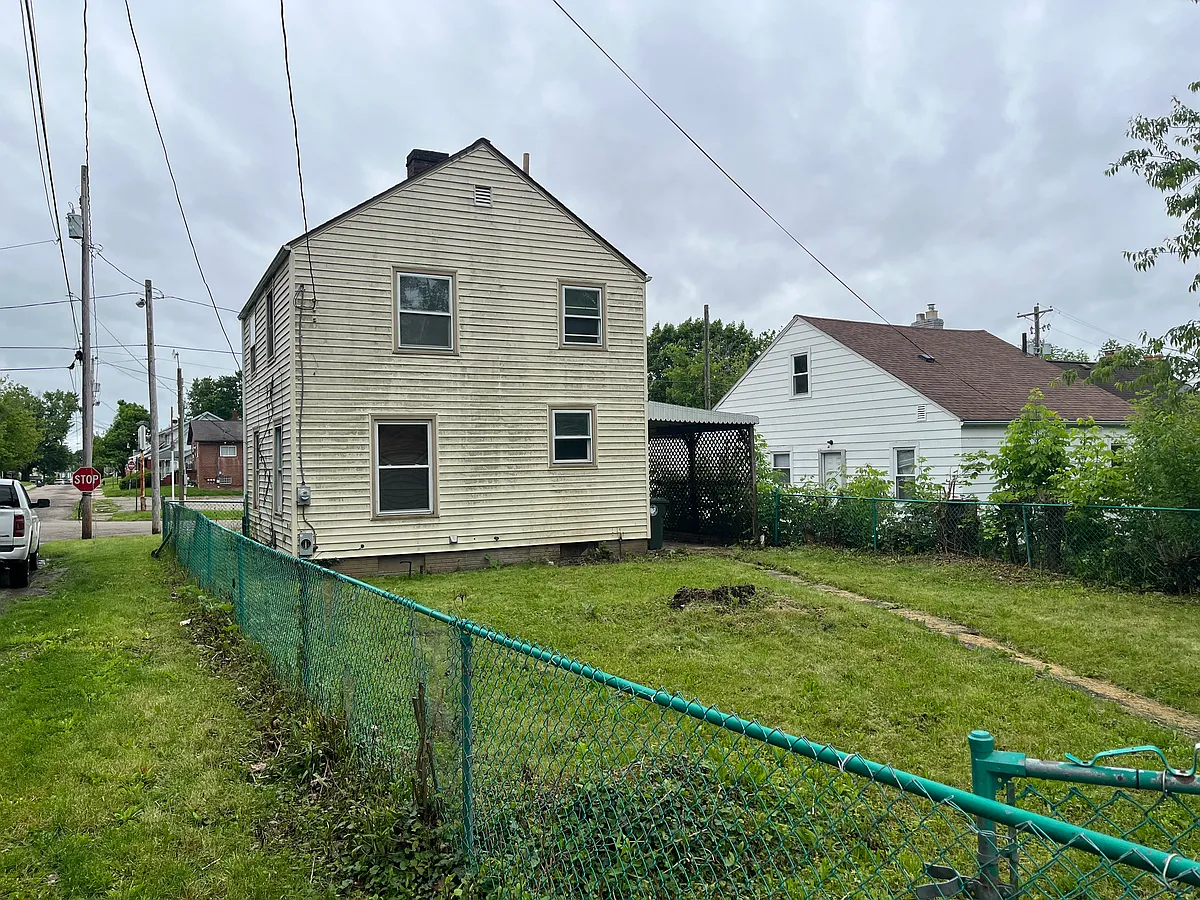 Building Photo - 1127 15th St NE