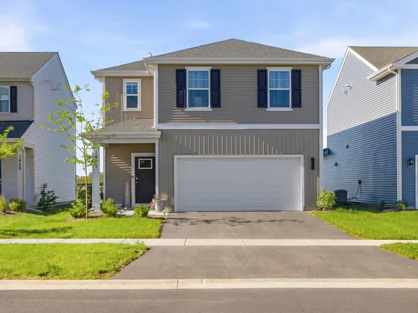 1479 Grand Tetons Dr, Pingree Grove, IL