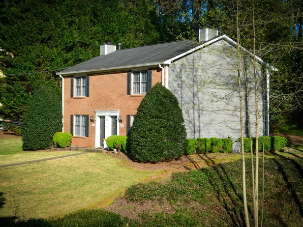 2504 Fair Oak Ct, Lawrenceville, GA 30043