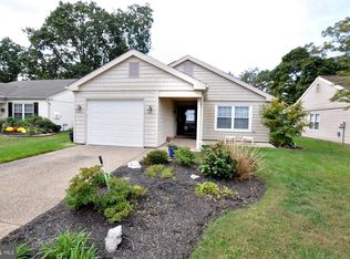 41 New Castle Dr, Southampton, NJ
