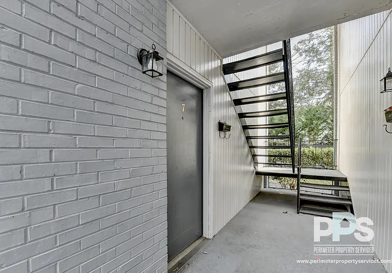 81 E Wesley Rd NE #7 — Photo 18