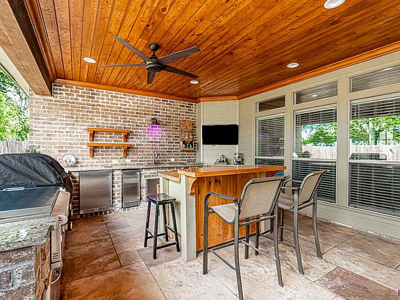 4th image of 40446 Misty Oak Ct