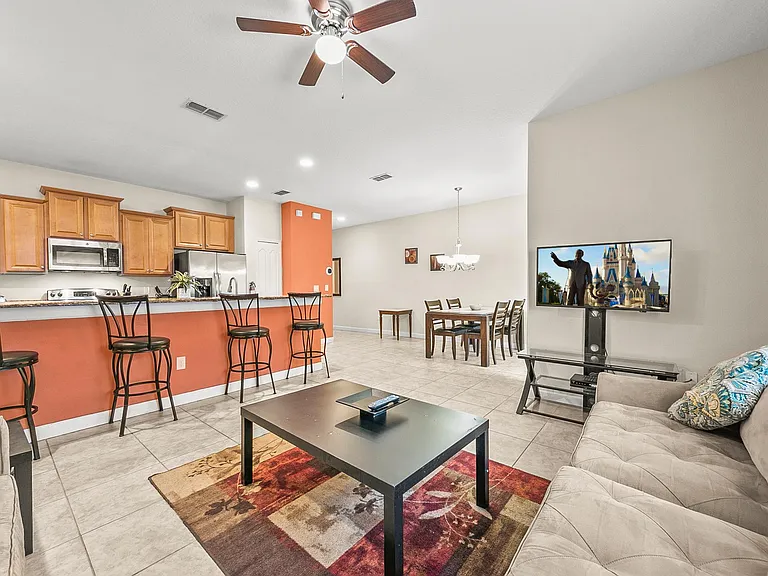 8937 Bismarck Palm Rd — Photo 4