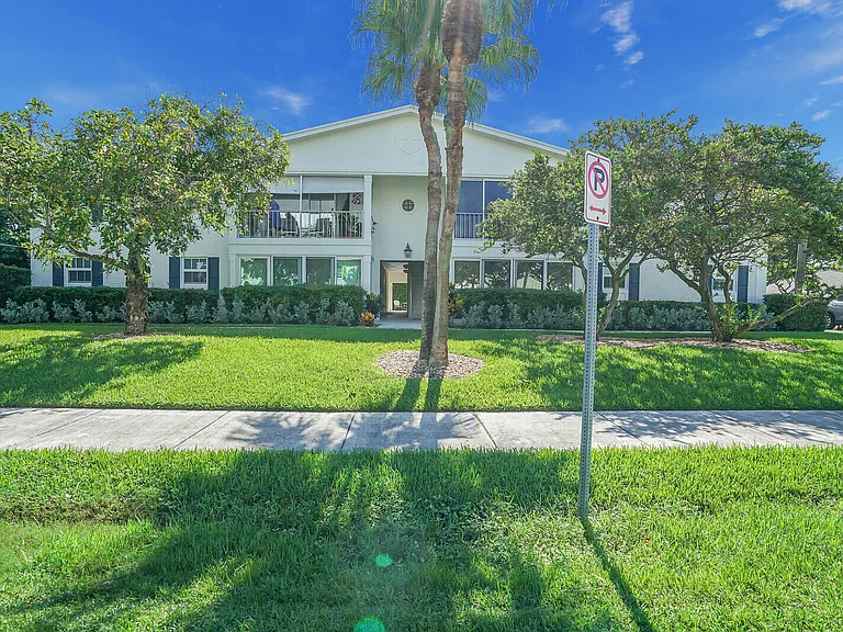 315 Venetian Dr #8 — Photo 24