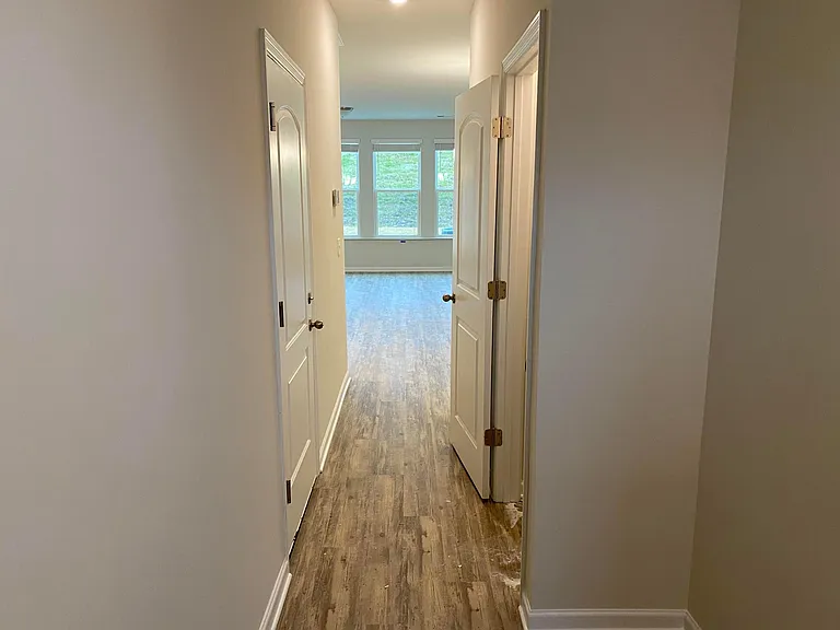 208 Netherlands Blvd — Photo 7