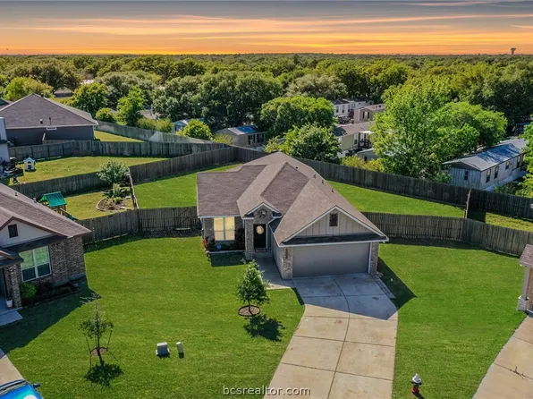 2705 Doorman Ct, Bryan, TX 77803