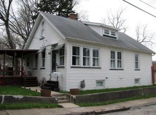 1317 Flora St, Burlington, IA
