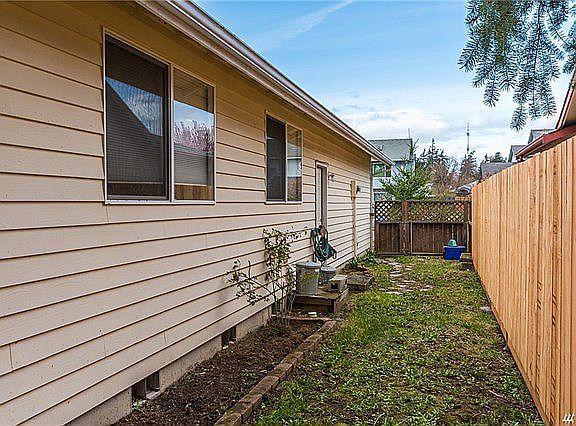 5th image of 1581 SW 9th Ave