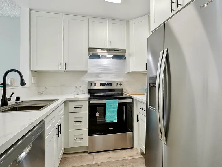 Beachbrook Village — Photo 10