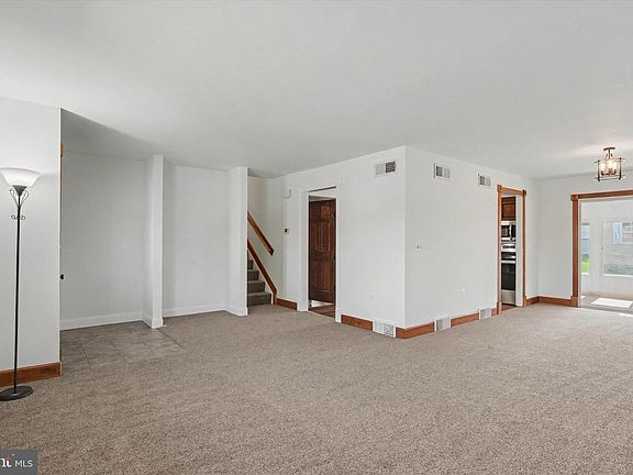 3rd image of 608 Frances Dr
