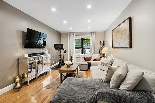 Sold by Century 21 American Homes | media 22