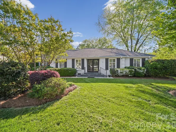 13539 Four Oaks Ln, Matthews, NC 28105