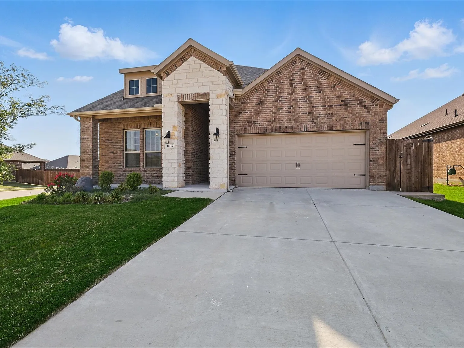 4 bed, 2510 sqft, $2,600 — Photo 2