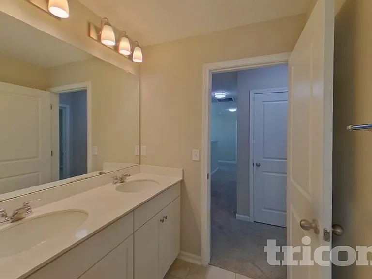 10260 Old Dixie Hwy — Photo 13