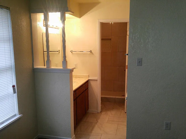 1029 Blue Carriage Ln N — Photo 10