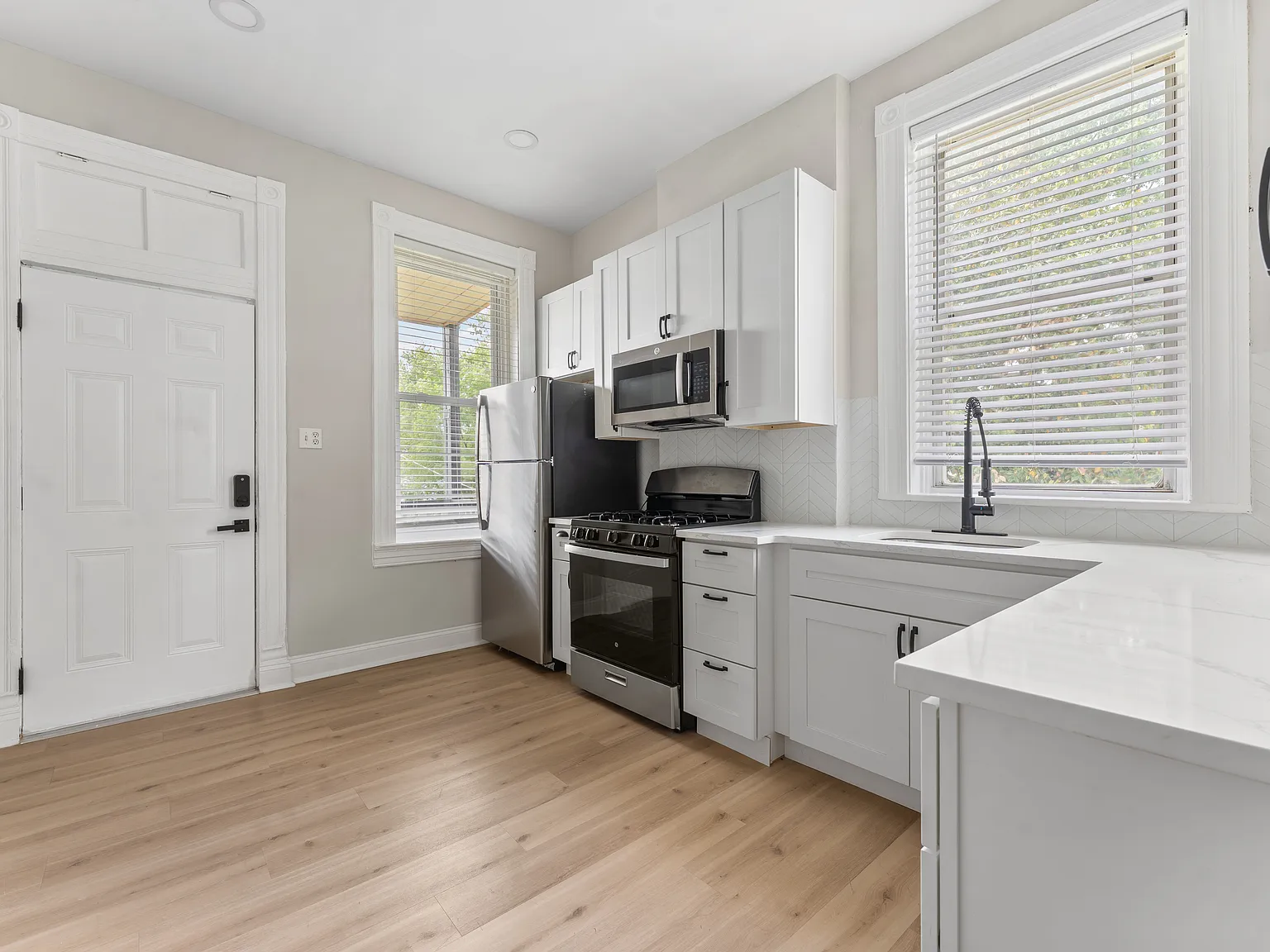 2 bed, $1,495 — Photo 3