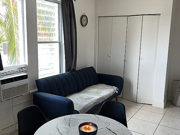 5th image of 842 Meridian Ave APT 03F