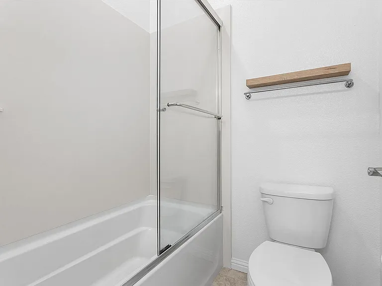 2835 Cathwood Ln — Photo 16