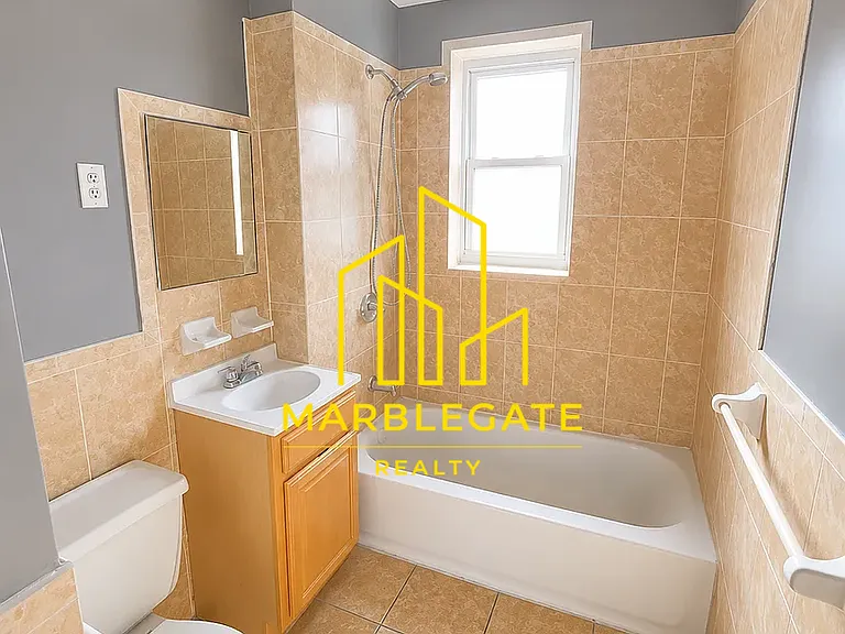 323 Park Ave #11 — Photo 2