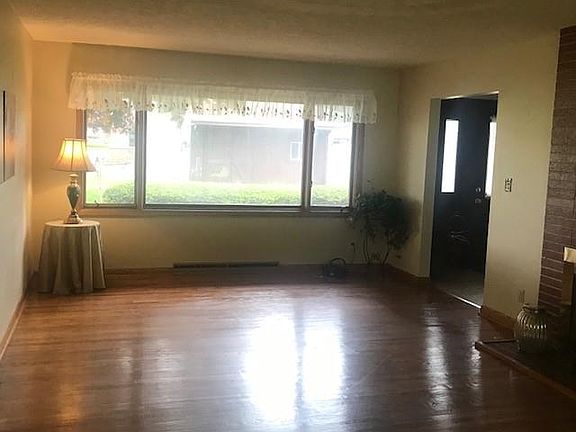 4th image of 305 S McKinley Ave