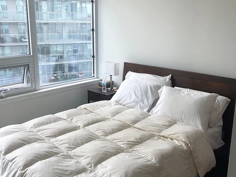 17 Bathurst St #1512 — Photo 6