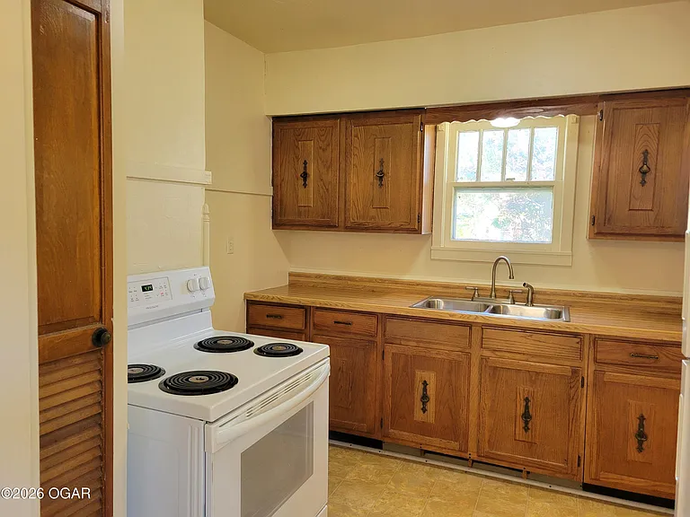 3102 S Wall Ave — Photo 7