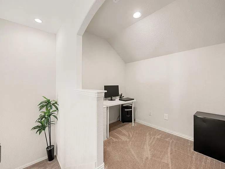 9338 Taylor Cliff Ln — Photo 29