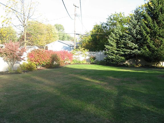 Vinyl Fenced Back Yard w/ Inground Pool