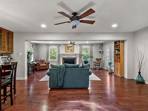 5th image of 201 Delmore Dr