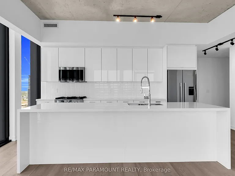 284 King St E #3104 — Photo 11