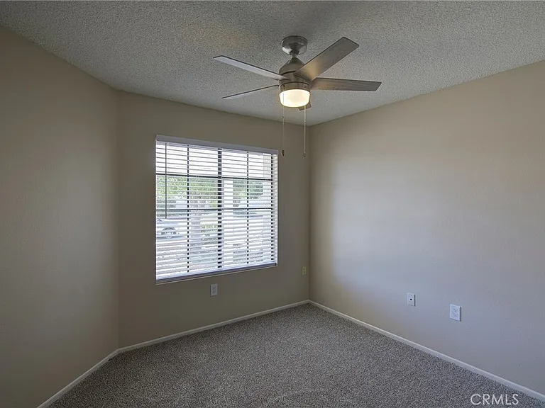 26640 Braddock Rd — Photo 17