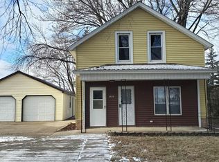 103 N Altona St, Holstein, IA 51025
