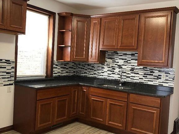 4th image of 2309 S 50th Ave