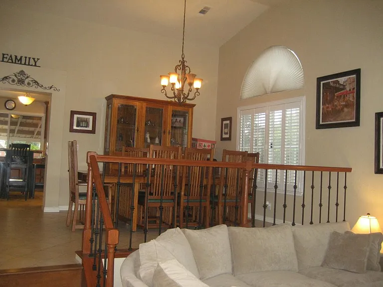 748 Syracuse Dr — Photo 4