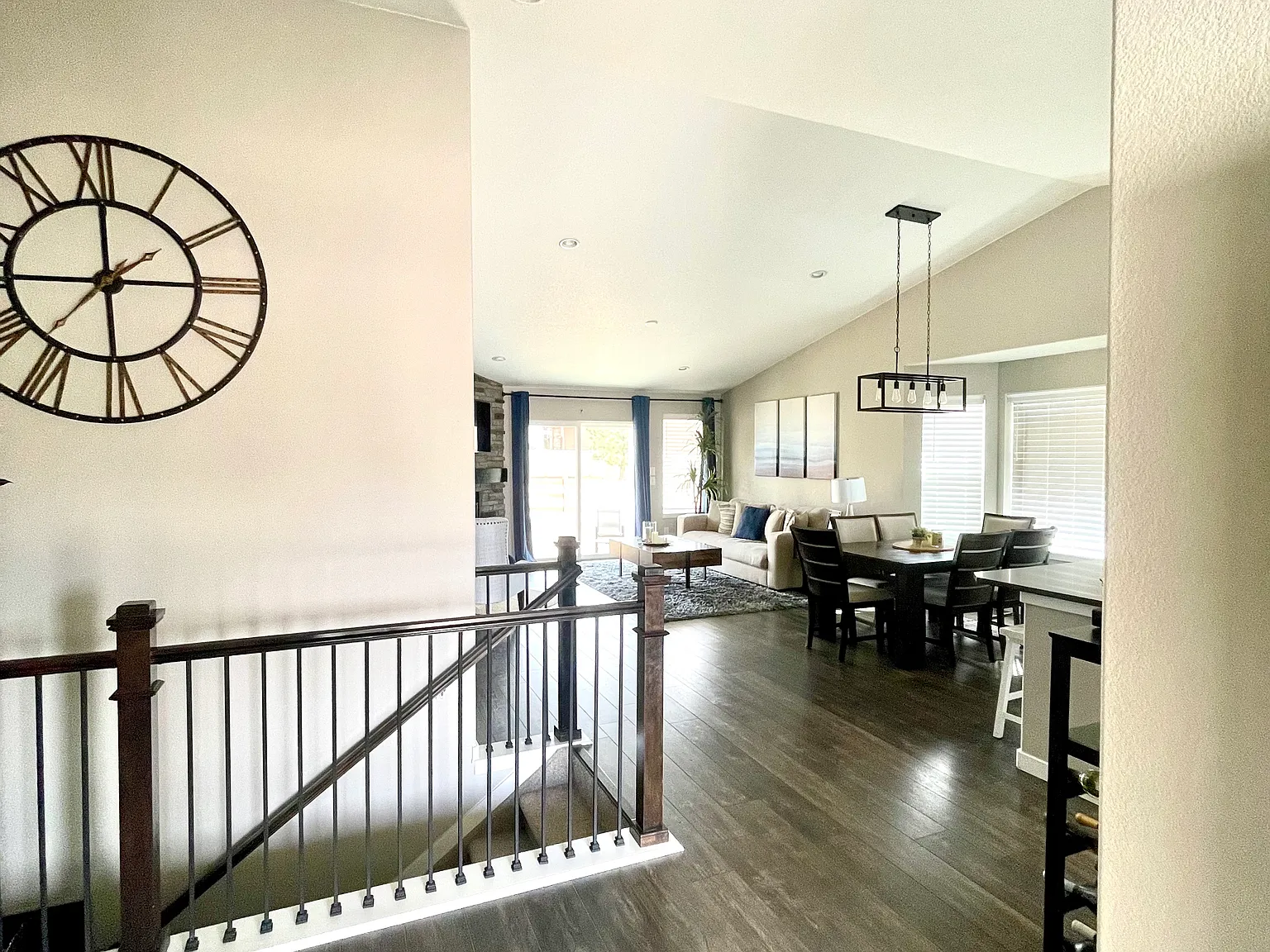 4 bed, 2743 sqft, $2,850 — Photo 2