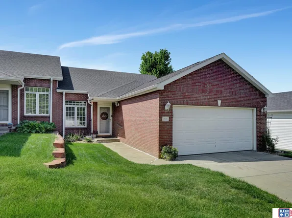 2835 Porter Ridge Rd, Lincoln, NE 68516