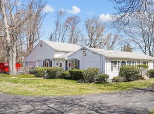 1062 Taunton Ave, Seekonk, MA 02771