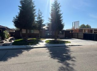 245 Minnewawa Ave, Clovis, CA 93612